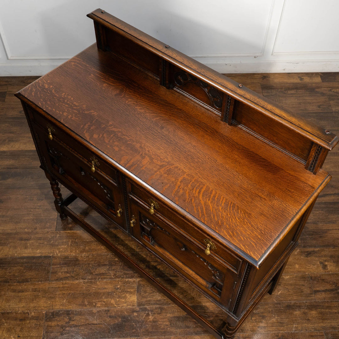 クラシカルな扉のデザインが美しい オーク サイドボード /25G