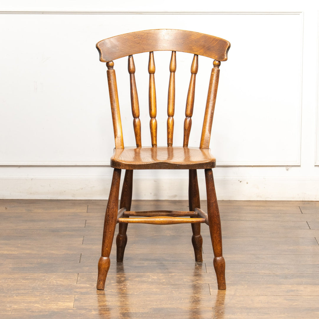 ナチュラルやカントリーテイストなお部屋作りにぴったり スピンドルバック キッチンチェア /25G-4