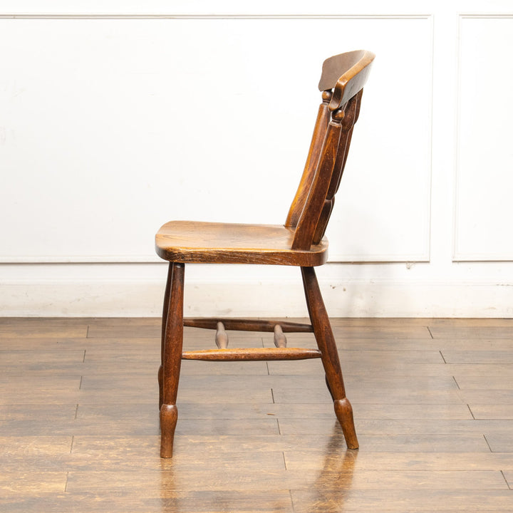 ナチュラルやカントリーテイストなお部屋作りにぴったり スピンドルバック キッチンチェア /25G-4