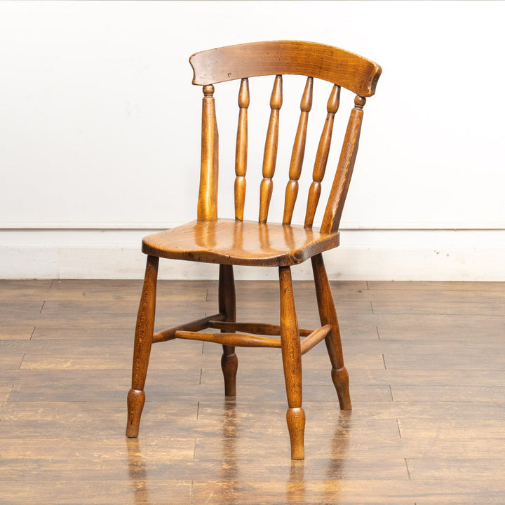 ナチュラルやカントリーテイストなお部屋作りにぴったり スピンドルバック キッチンチェア /25G-5