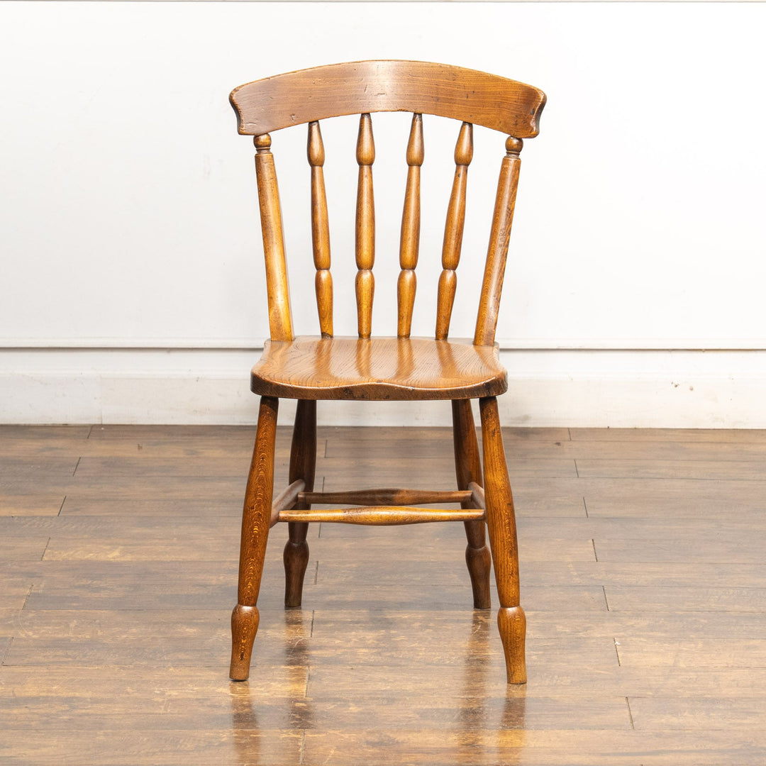 ナチュラルやカントリーテイストなお部屋作りにぴったり スピンドルバック キッチンチェア /25G-5