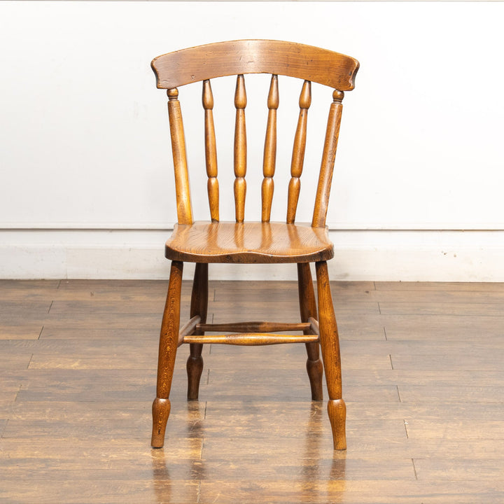 ナチュラルやカントリーテイストなお部屋作りにぴったり スピンドルバック キッチンチェア /25G-5