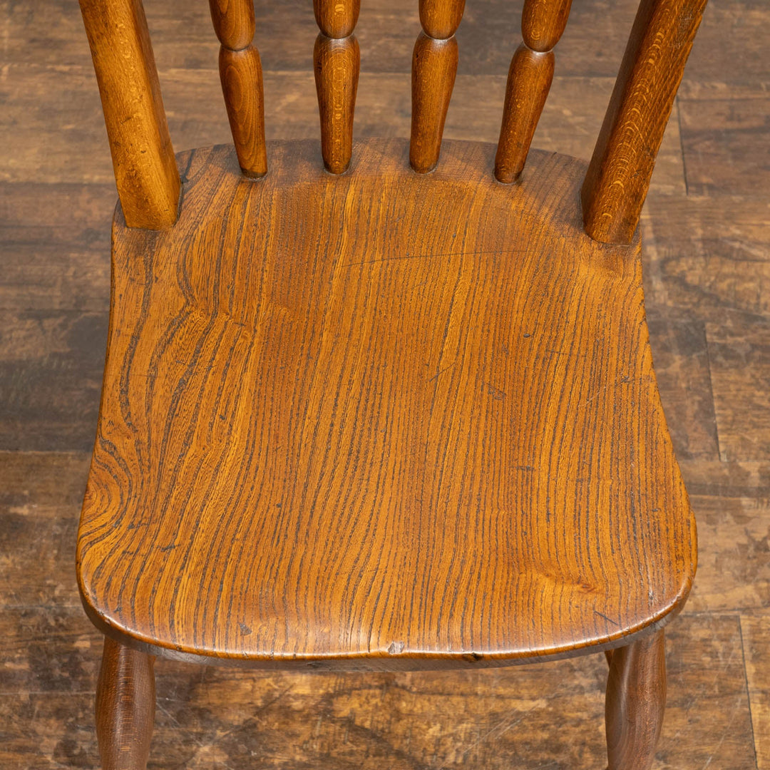 ナチュラルやカントリーテイストなお部屋作りにぴったり スピンドルバック キッチンチェア /25G-5