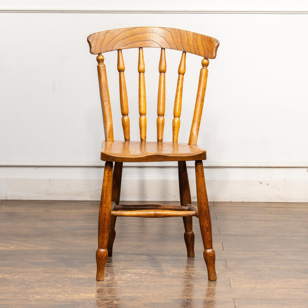 ナチュラルやカントリーテイストなお部屋作りにぴったり スピンドルバック キッチンチェア /25G-6