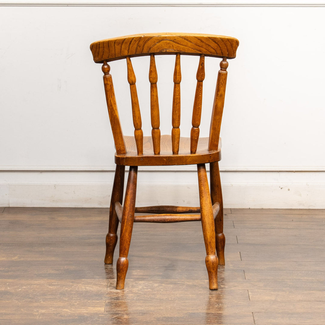 ナチュラルやカントリーテイストなお部屋作りにぴったり スピンドルバック キッチンチェア /25G-6