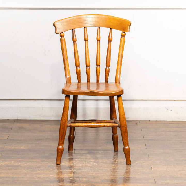 ナチュラルやカントリーテイストなお部屋作りにぴったり スピンドルバック キッチンチェア /25G-7