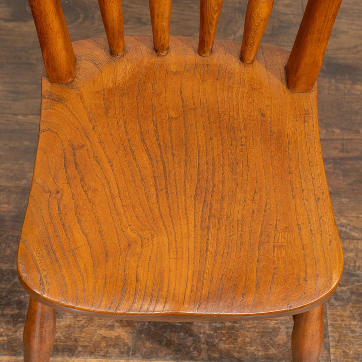 ナチュラルやカントリーテイストなお部屋作りにぴったり スピンドルバック キッチンチェア /25G-8