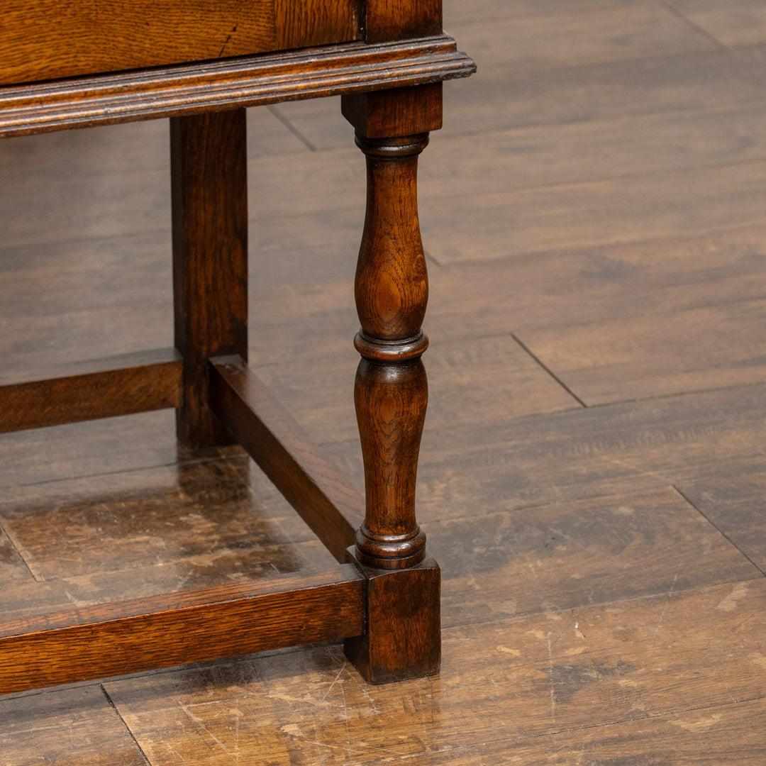 格調高いクラシカルでモダンなデザインが光る オーク サイドボード /25G