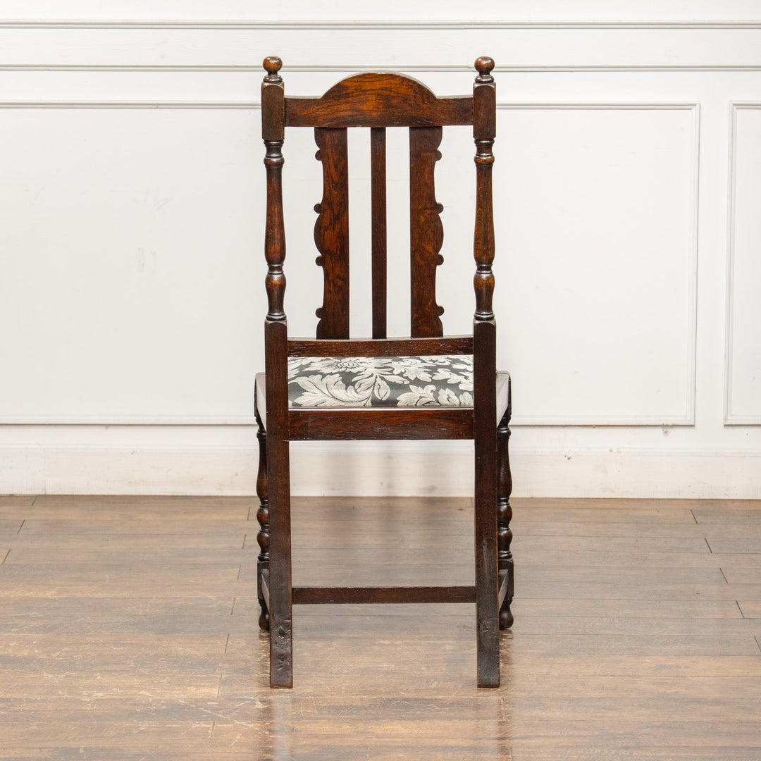 背もたれや脚のバラスター装飾が華やか オーク ダイニングチェア /25G-4