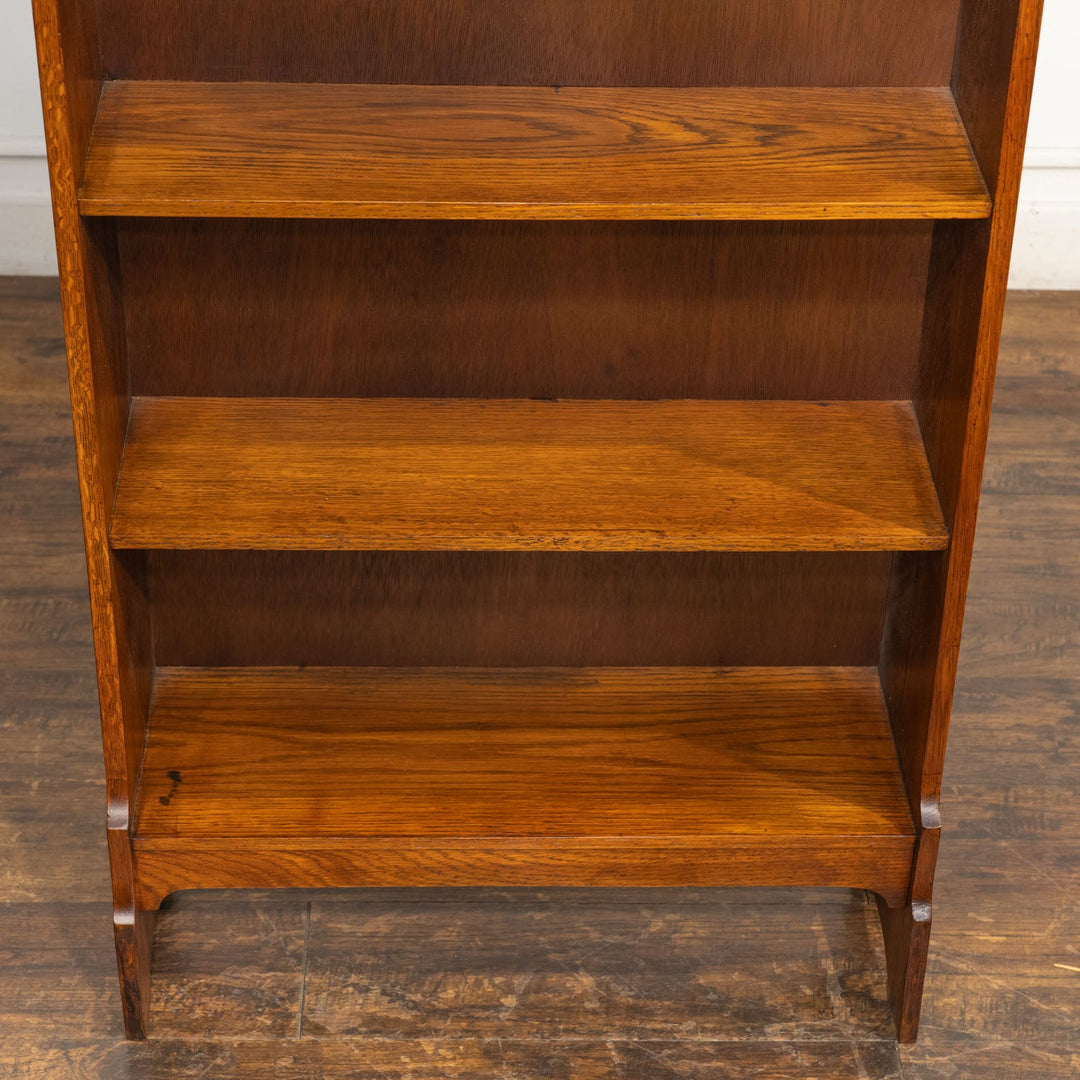 シンプルなフォルムで使いやすいサイズ感が魅力 オーク ブックシェルフ /25G