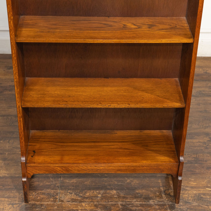 シンプルなフォルムで使いやすいサイズ感が魅力 オーク ブックシェルフ /25G