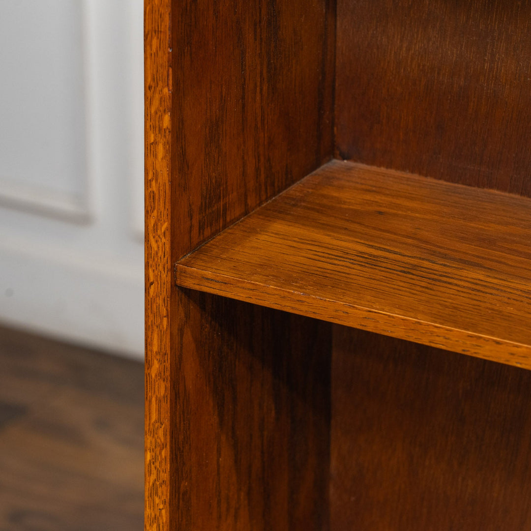 シンプルなフォルムで使いやすいサイズ感が魅力 オーク ブックシェルフ /25G