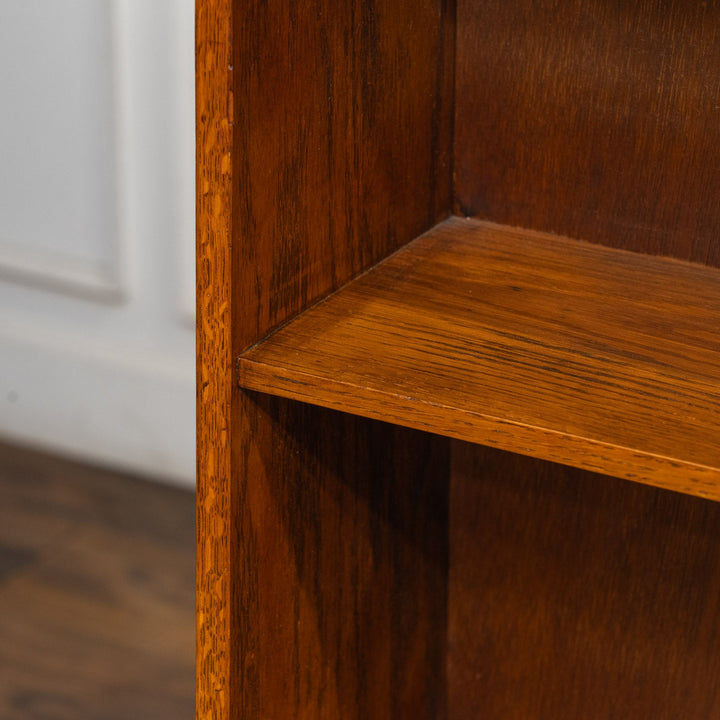 シンプルなフォルムで使いやすいサイズ感が魅力 オーク ブックシェルフ /25G