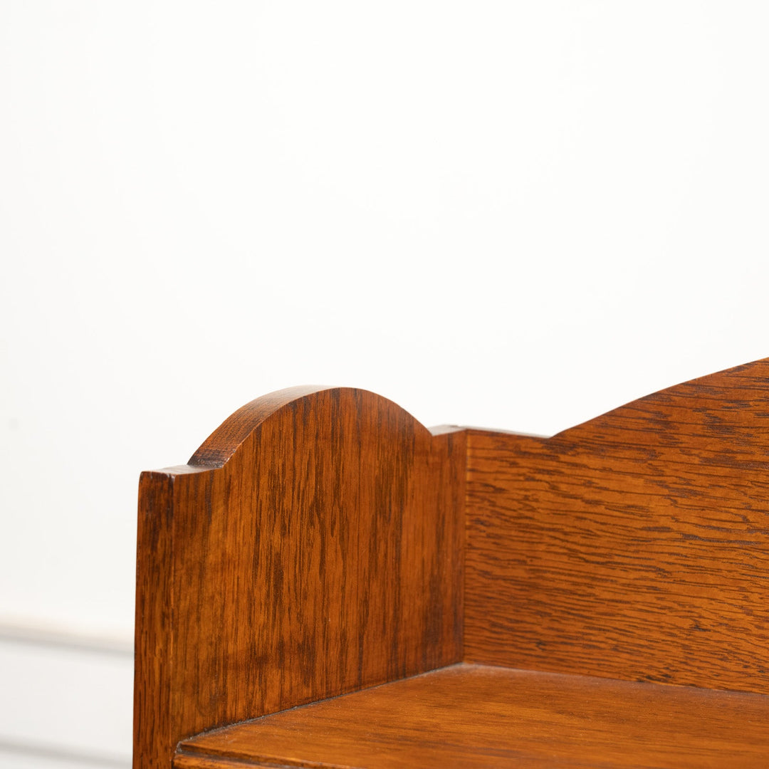 シンプルなフォルムで使いやすいサイズ感が魅力 オーク ブックシェルフ /25G