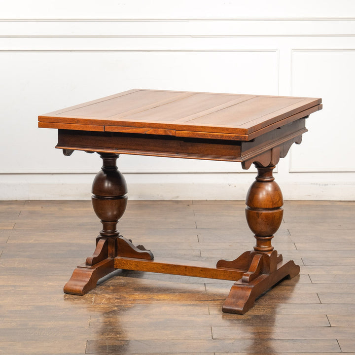 すっきりとしたダブルカップのバルボスレッグが印象的 ドローリーフ 伸長式ダイニングテーブル /25G