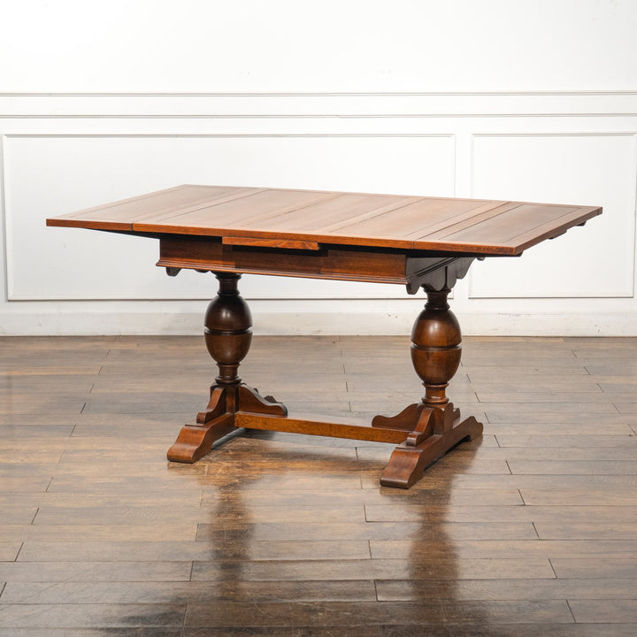 すっきりとしたダブルカップのバルボスレッグが印象的 ドローリーフ 伸長式ダイニングテーブル /25G