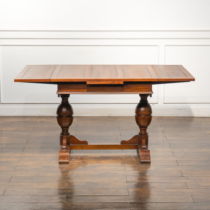 すっきりとしたダブルカップのバルボスレッグが印象的 ドローリーフ 伸長式ダイニングテーブル /25G