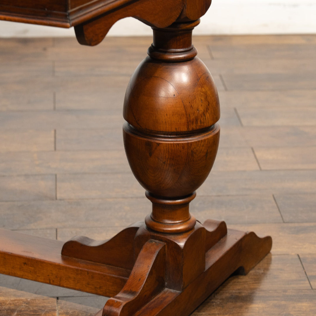 すっきりとしたダブルカップのバルボスレッグが印象的 ドローリーフ 伸長式ダイニングテーブル /25G