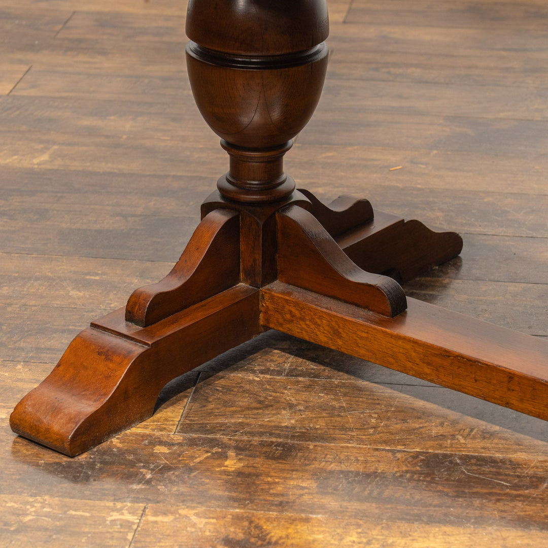 すっきりとしたダブルカップのバルボスレッグが印象的 ドローリーフ 伸長式ダイニングテーブル /25G