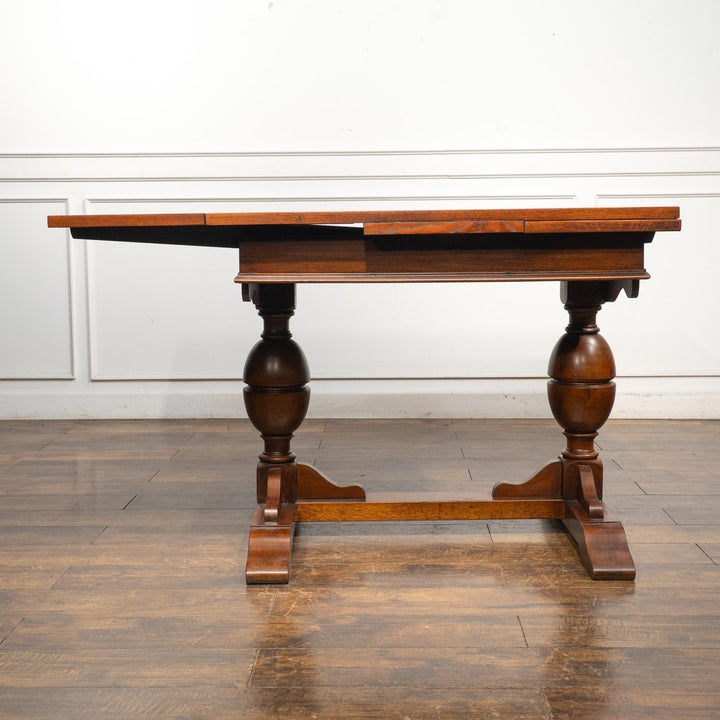 すっきりとしたダブルカップのバルボスレッグが印象的 ドローリーフ 伸長式ダイニングテーブル /25G