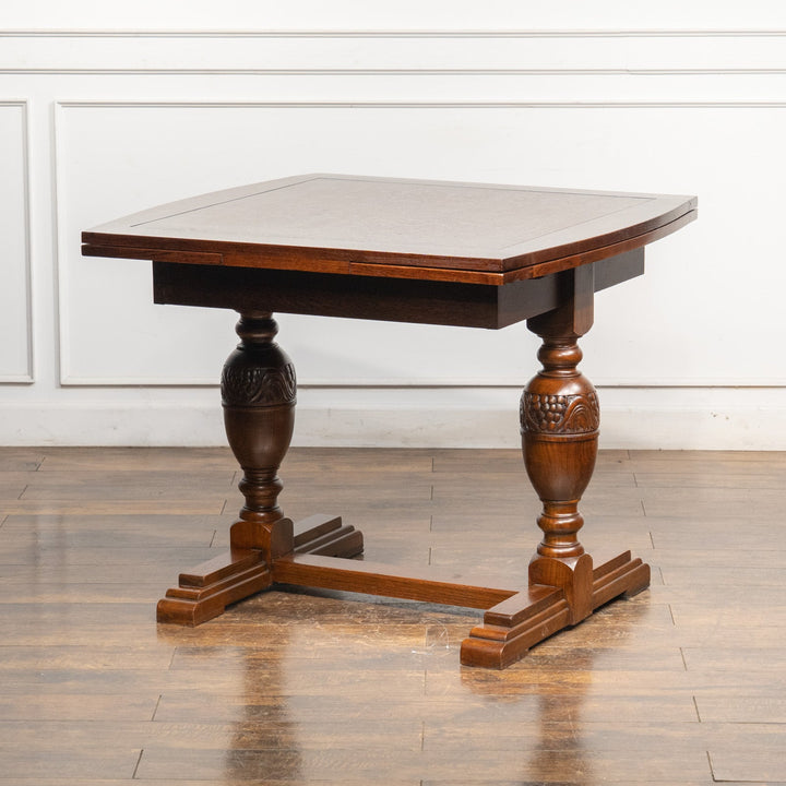 ブドウの美しい装飾が施されたバルボスレッグが印象的 ドローリーフテーブル /25G