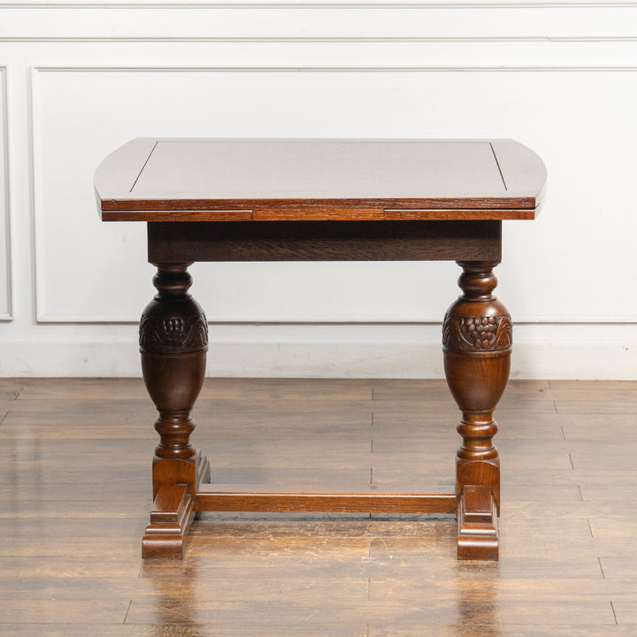 ブドウの美しい装飾が施されたバルボスレッグが印象的 ドローリーフテーブル /25G