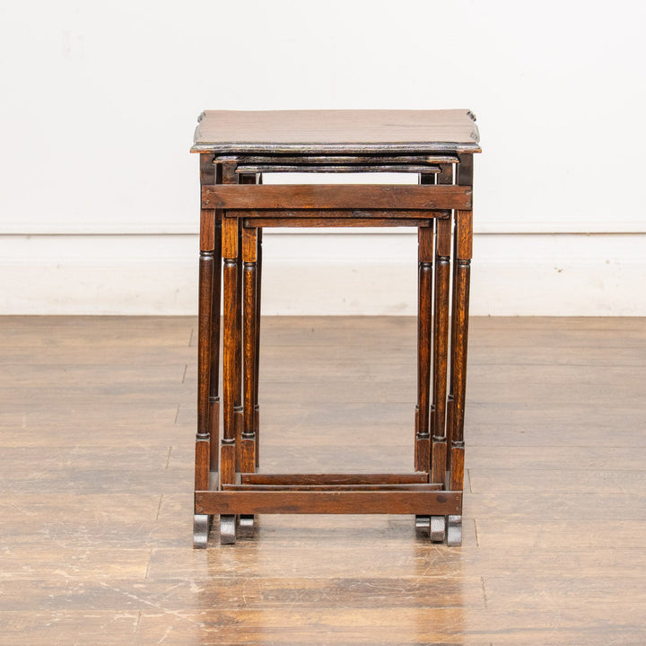 すらりとした脚が軽やかな印象 オーク 3段 ネストテーブル /25G