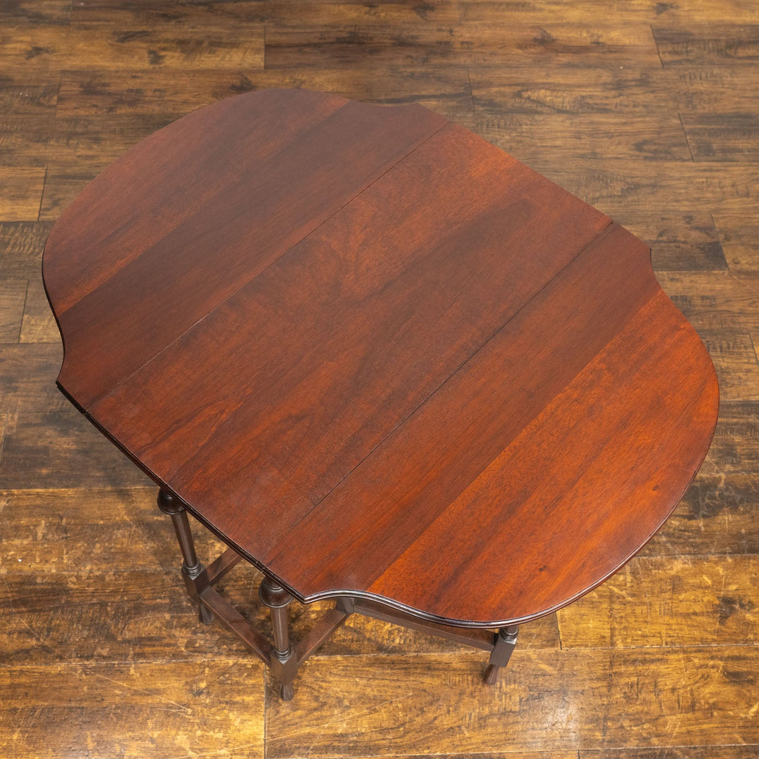 個性的でレアなデザインの天板が目を惹く ウォールナット ゲートレッグ 折りたたみテーブル /25G