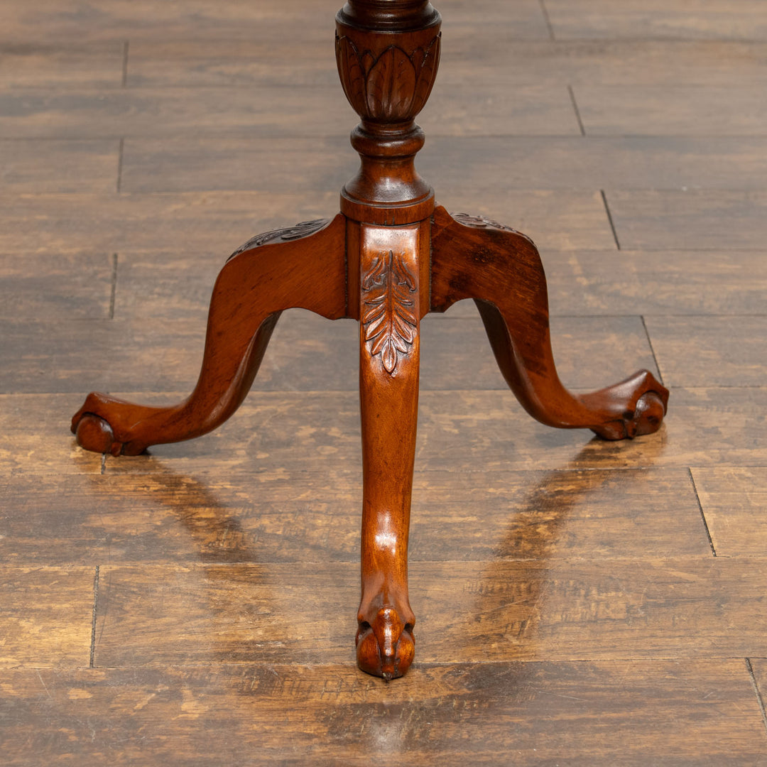 華やかな天板を優雅なトライポッドが支える ティーテーブル /25G