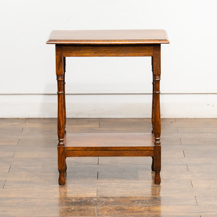 すらりと伸びたバラスターレッグが美しい オーク オケージョナルテーブル /25G