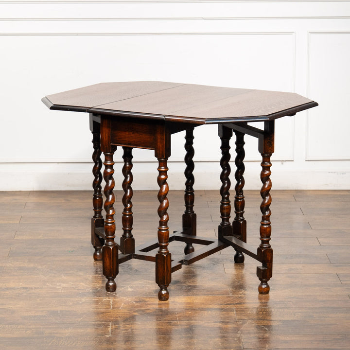 開くと八角形になる天板が優雅 オーク ゲートレッグ 折りたたみテーブル /25G