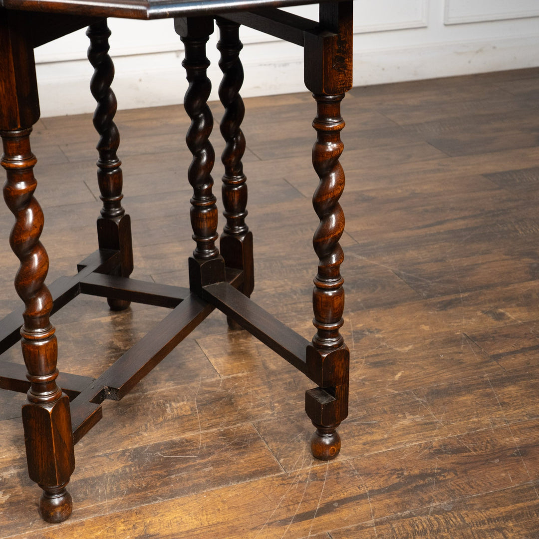 開くと八角形になる天板が優雅 オーク ゲートレッグ 折りたたみテーブル /25G