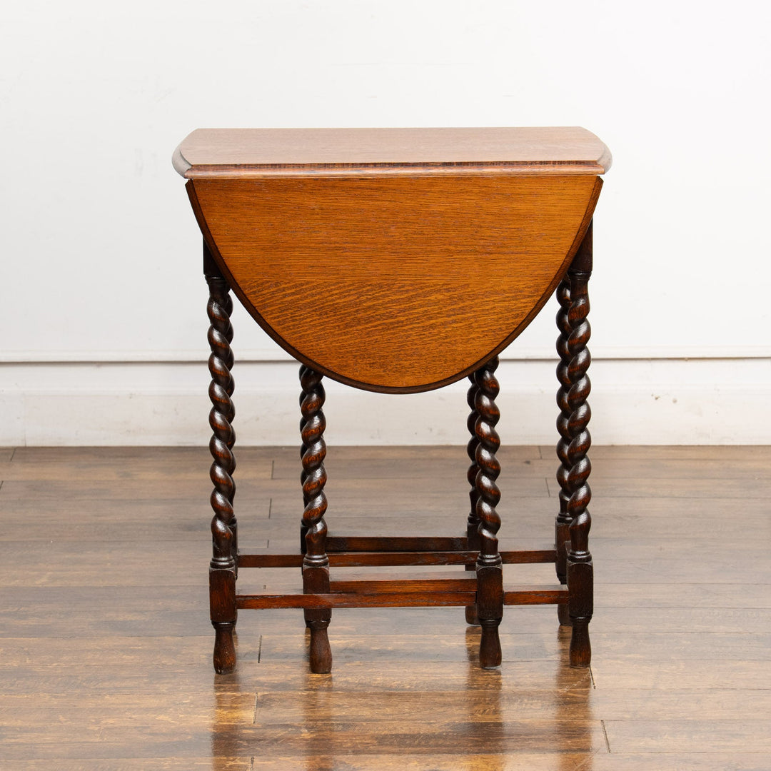 オーク材の虎斑模様や優美なツイストレッグが魅力 ゲートレッグ 折りたたみテーブル /25G-B