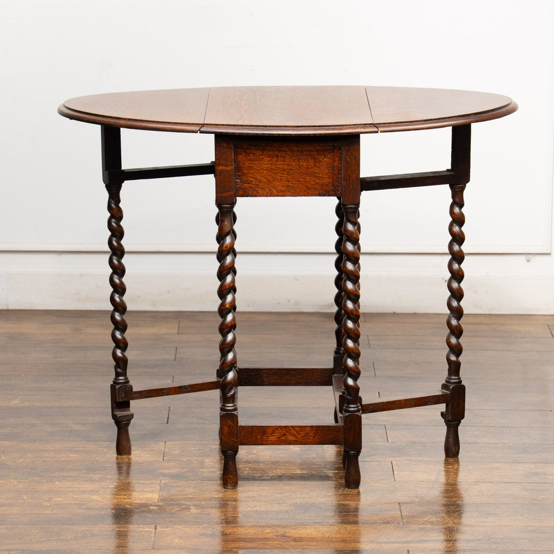 オーク材の虎斑模様や優美なツイストレッグが魅力 ゲートレッグ 折りたたみテーブル /25G-B