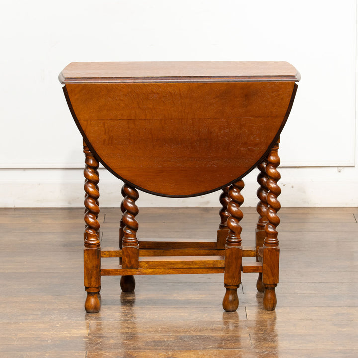 オーク材の虎斑模様や優美なツイストレッグが魅力 ゲートレッグ 折りたたみテーブル /25G-D