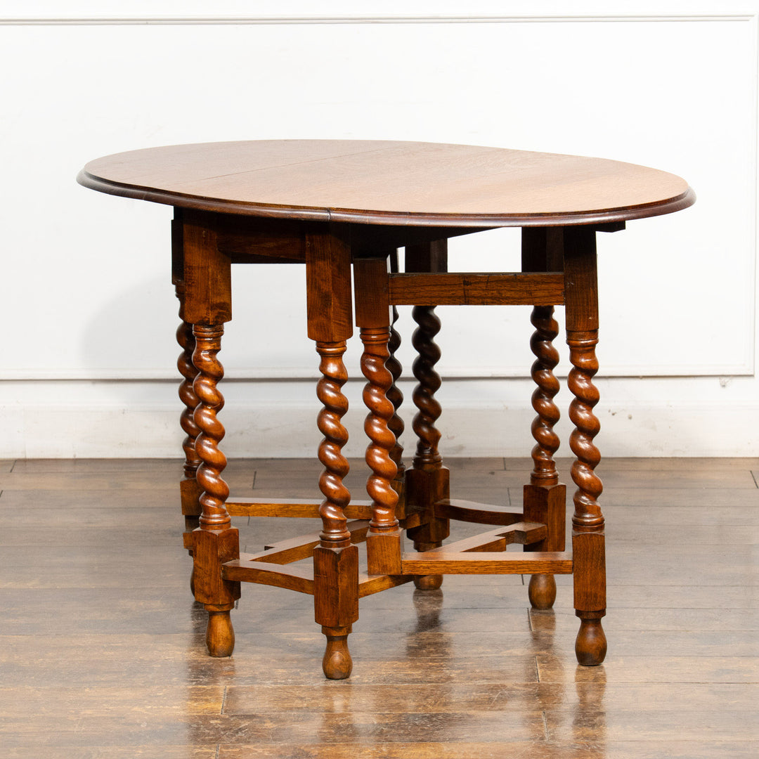 オーク材の虎斑模様や優美なツイストレッグが魅力 ゲートレッグ 折りたたみテーブル /25G-D