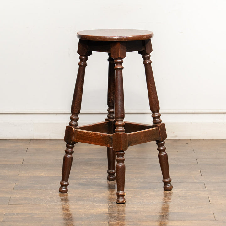 丁寧な装飾のバラスターレッグが美しい オーク ハイスツール /25G-9