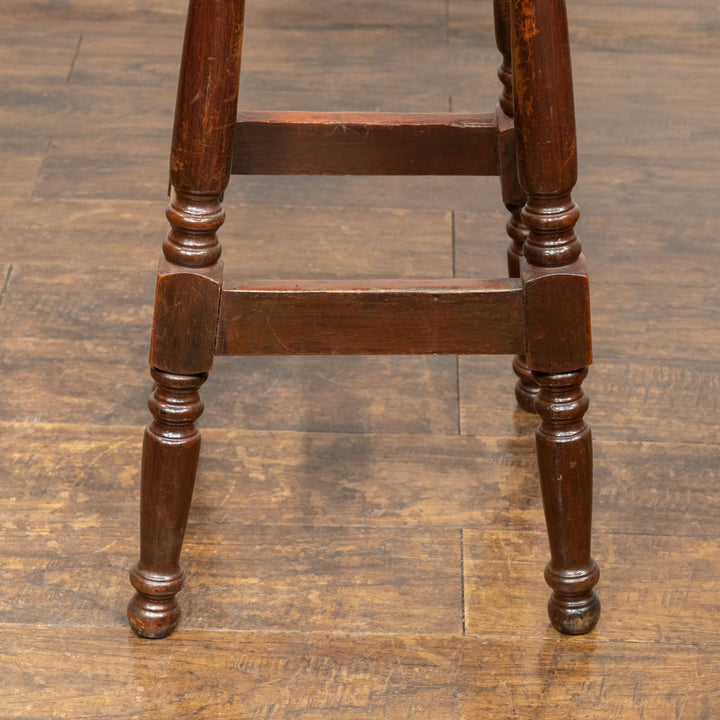 丁寧な装飾のバラスターレッグが美しい オーク ハイスツール /25G-4