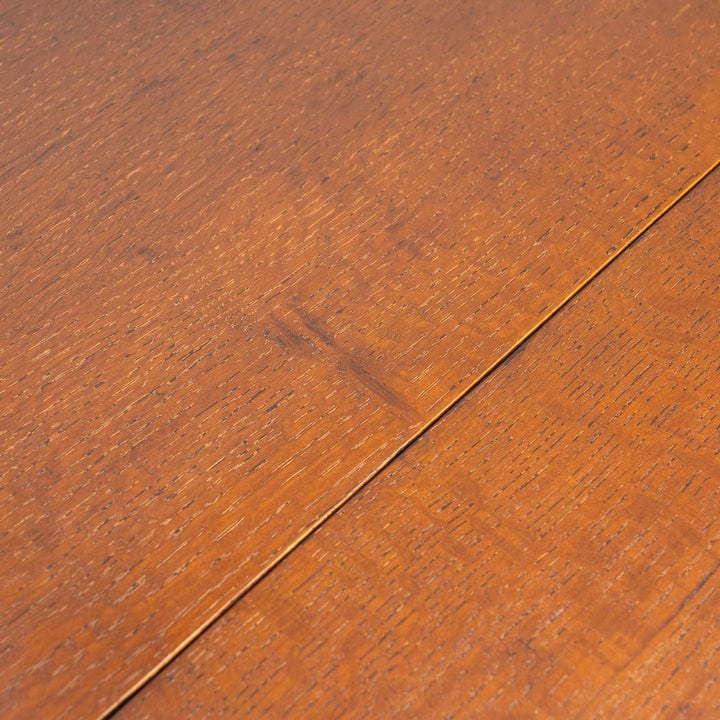 深いブラウンの色味とツイストレッグのデザインが上品 オーク ゲートレッグ 折りたたみテーブル /25G-C