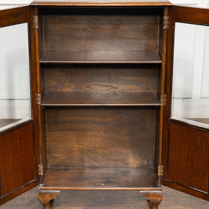 すっきりしたフォルムがお部屋に馴染む オーク ガラスブックケース