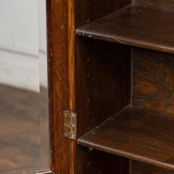 すっきりしたフォルムがお部屋に馴染む オーク ガラスブックケース