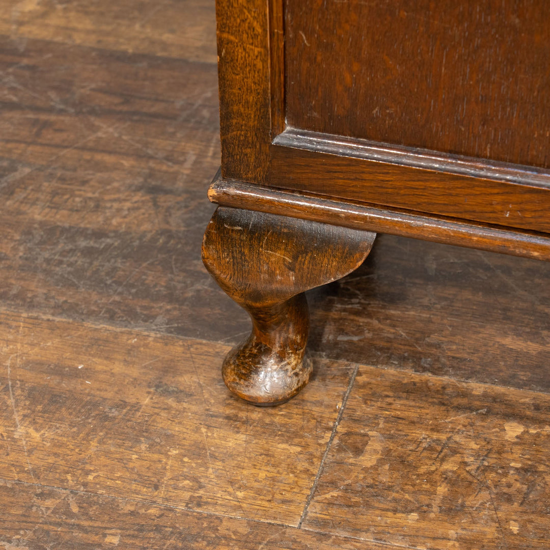 すっきりしたフォルムがお部屋に馴染む オーク ガラスブックケース