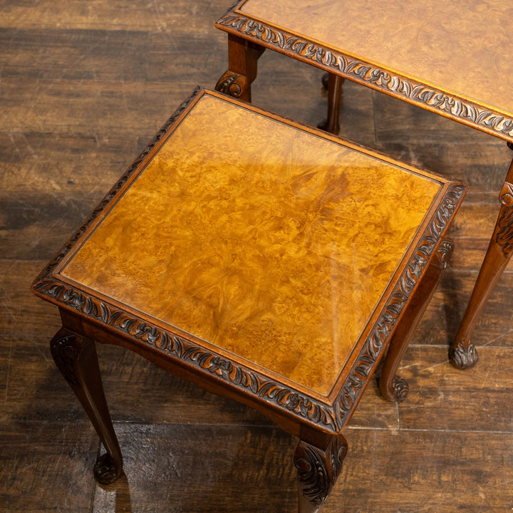 ウォールナットの美しい木目が映える ガラストップ 3段 ネストテーブル /25G