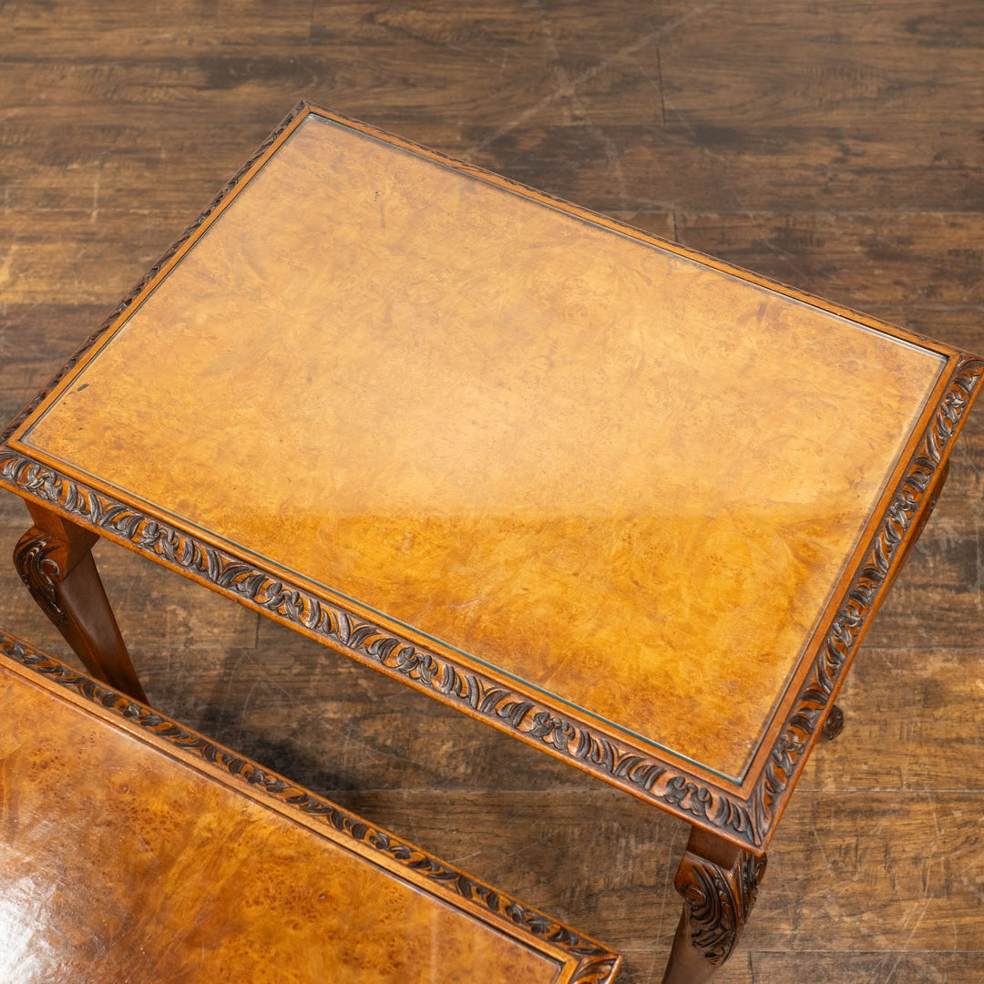 ウォールナットの美しい木目が映える ガラストップ 3段 ネストテーブル /25G