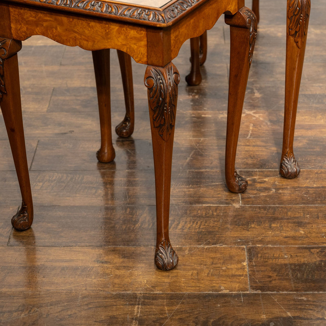 ウォールナットの美しい木目が映える ガラストップ 3段 ネストテーブル /25G