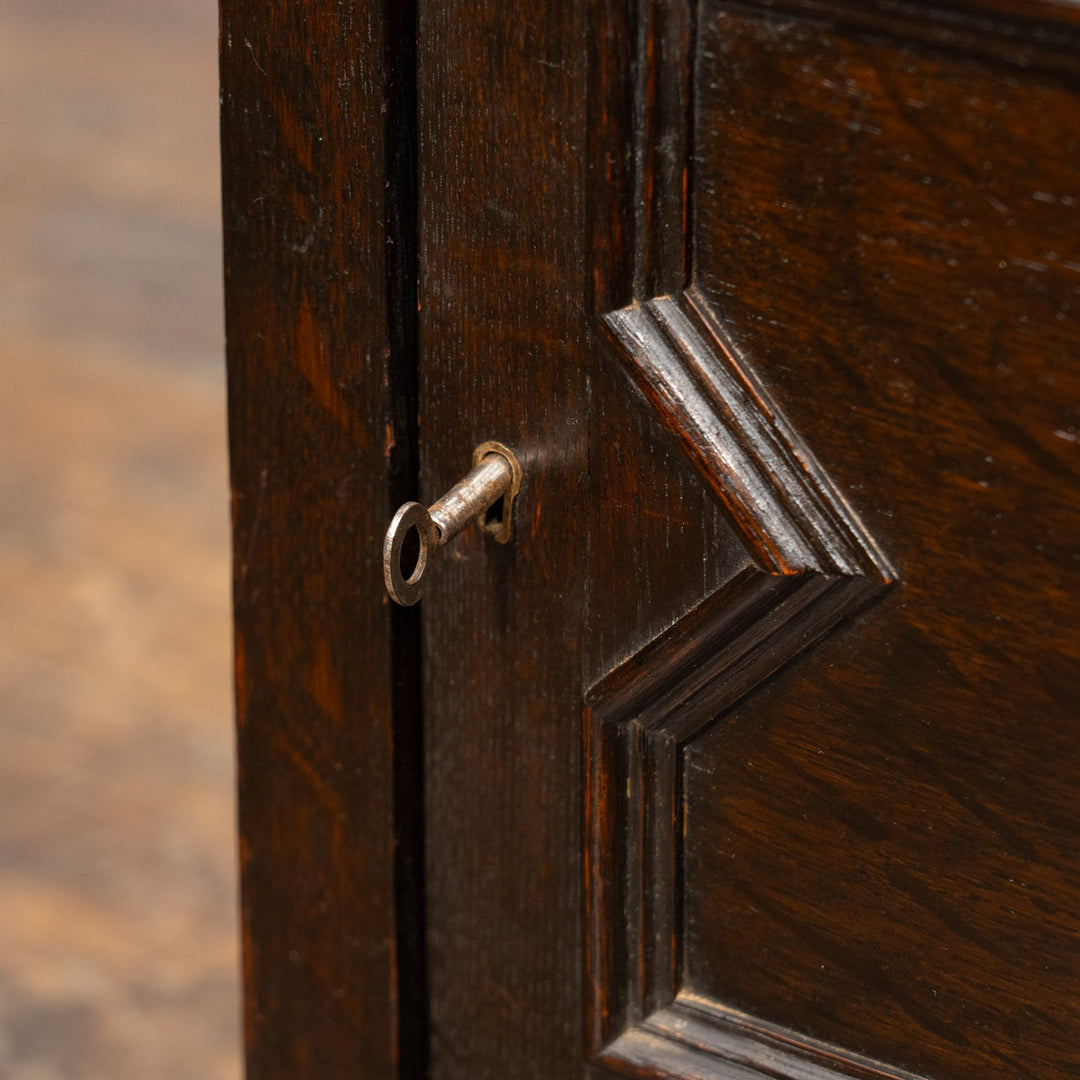 ブックラックと扉収納が一体化したレアなデザイン オーク マガジンラック /25G