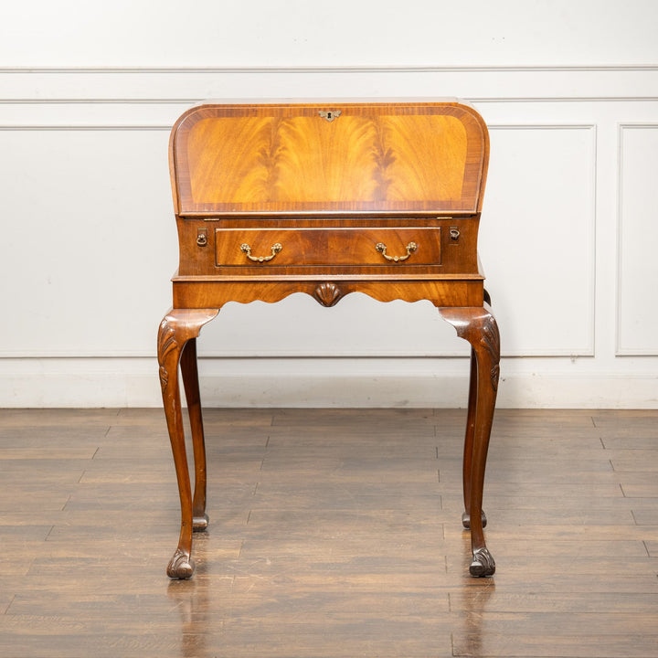 丸みのあるフォルムやカブリオールレッグがエレガント ライティングビューロー /25G