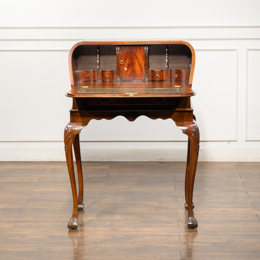 丸みのあるフォルムやカブリオールレッグがエレガント ライティングビューロー /25G