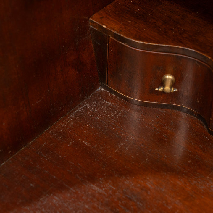 丸みのあるフォルムやカブリオールレッグがエレガント ライティングビューロー /25G