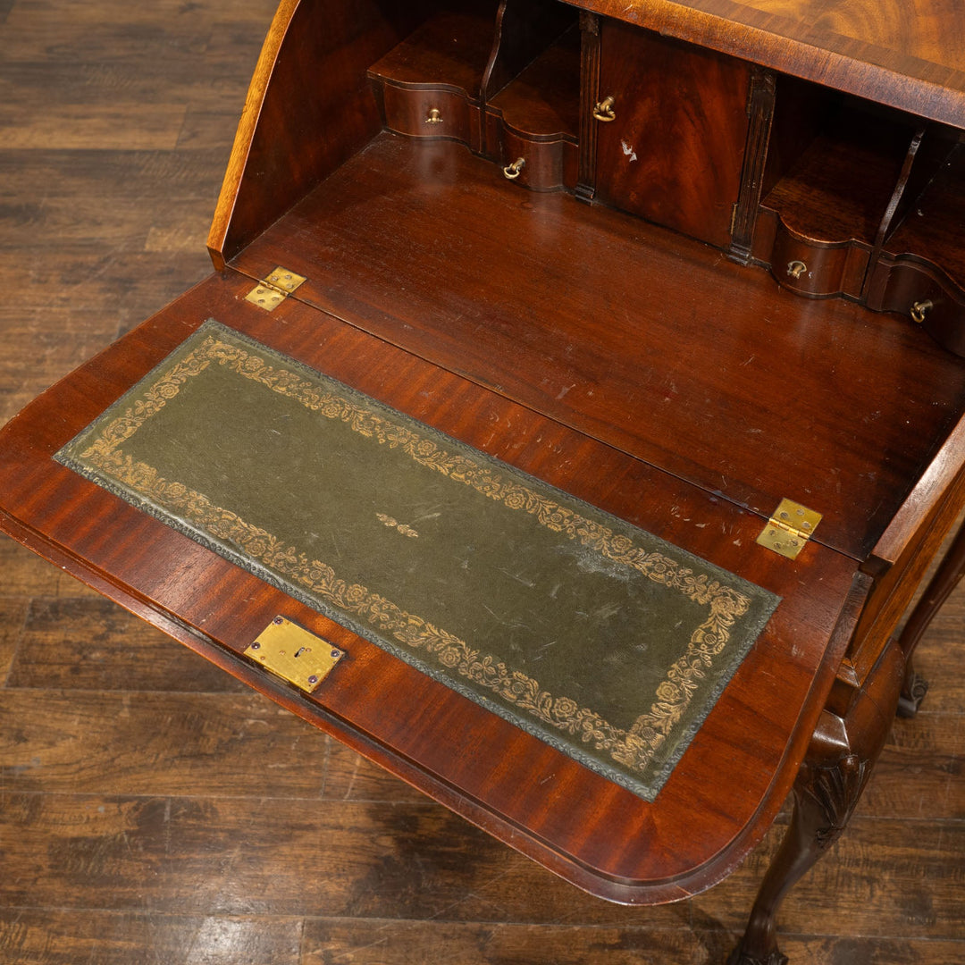 丸みのあるフォルムやカブリオールレッグがエレガント ライティングビューロー /25G